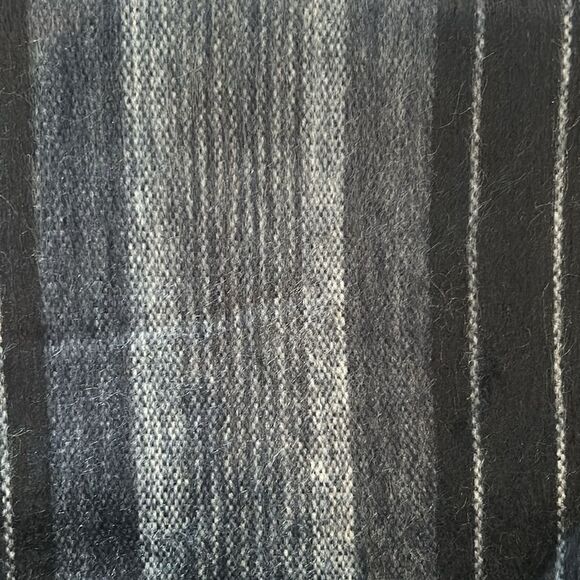 Beautiful alpaca scarf from Ecuador so soft and warm! - Picture 12 of 12